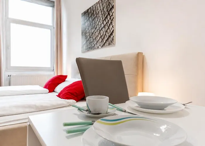 Апартаменти Comfortable 1br In Perfect Location *