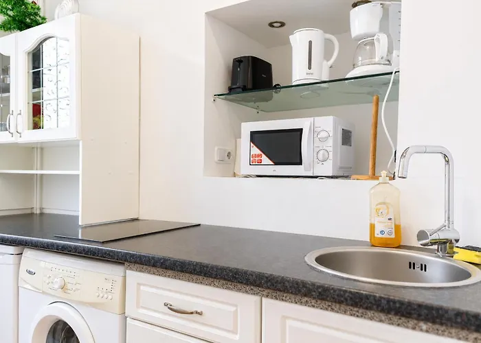 Апартаменти Comfortable 1br In Perfect Location Відень